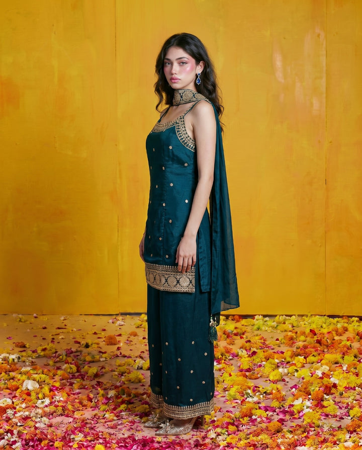 Green Embriodered Silk Blended Spaghetti Strap Kurta Bottom Dupatta Set