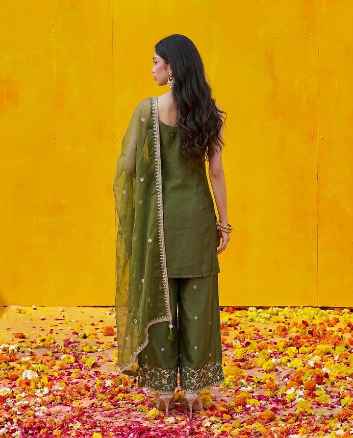 Green Embriodered Silk Blended Spaghetti Strap Kurta Bottom Dupatta Set