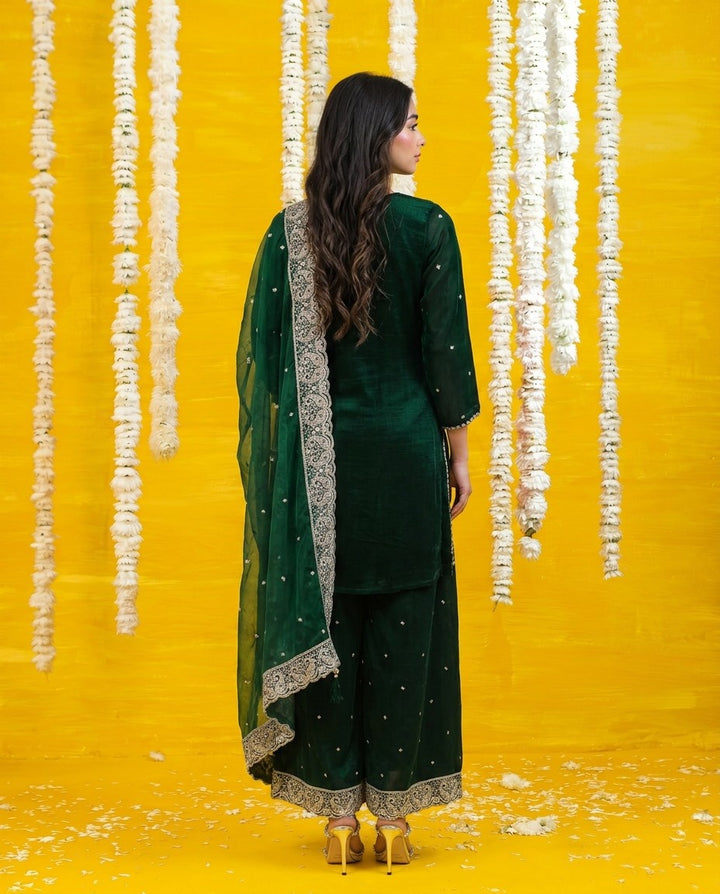 Green Embriodered Silk Blended 3/4 Sleeves Kurta Bottom Dupatta Set