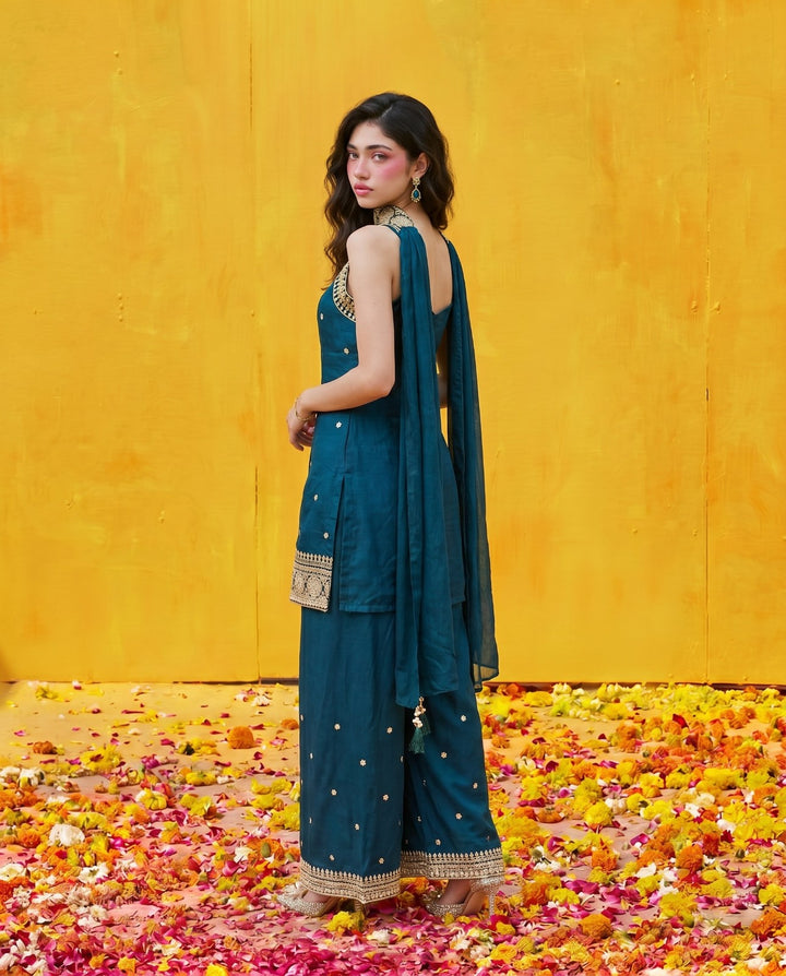 Green Embriodered Silk Blended Spaghetti Strap Kurta Bottom Dupatta Set