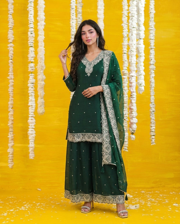 Green Embriodered Silk Blended 3/4 Sleeves Kurta Bottom Dupatta Set