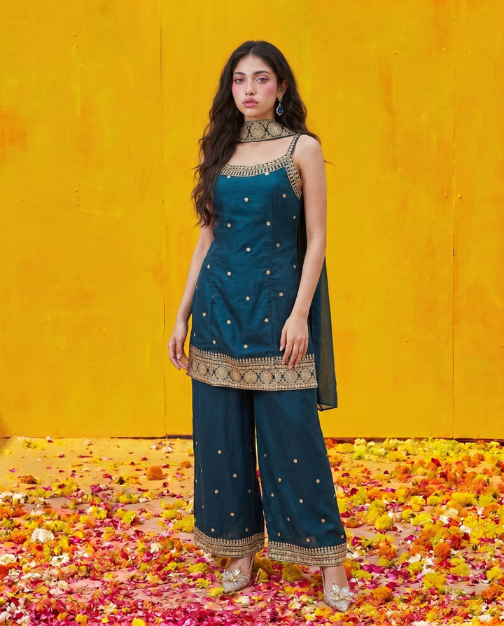 Green Embriodered Silk Blended Spaghetti Strap Kurta Bottom Dupatta Set