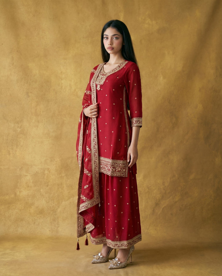 Magenta Embriodered Silk Blended 3/4 Sleeves Kurta Bottom Dupatta Set