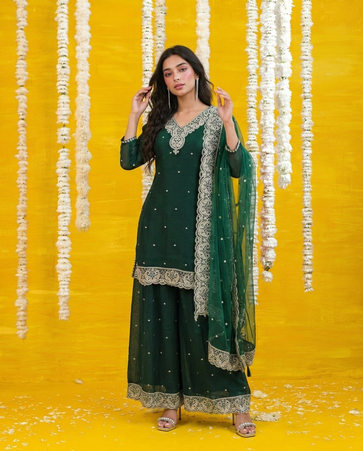 Green Embriodered Silk Blended 3/4 Sleeves Kurta Bottom Dupatta Set
