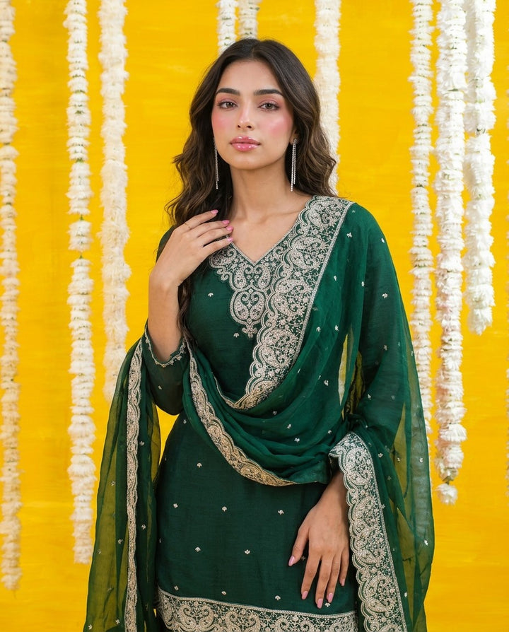 Green Embriodered Silk Blended 3/4 Sleeves Kurta Bottom Dupatta Set