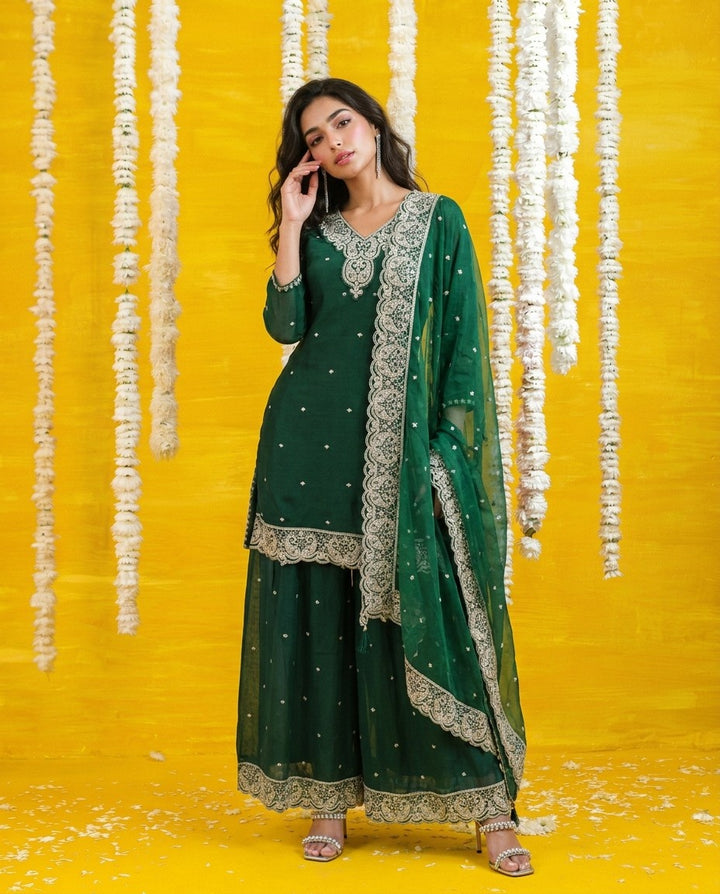 Green Embriodered Silk Blended 3/4 Sleeves Kurta Bottom Dupatta Set