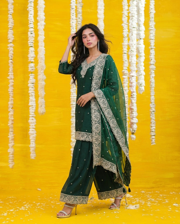 Green Embriodered Silk Blended 3/4 Sleeves Kurta Bottom Dupatta Set