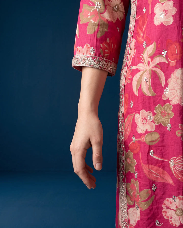Magenta Embroidered Viscose Blended 3/4 Sleeves Straight Cut Long Kurta