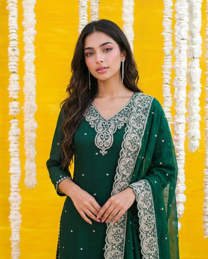 Green Embriodered Silk Blended 3/4 Sleeves Kurta Bottom Dupatta Set