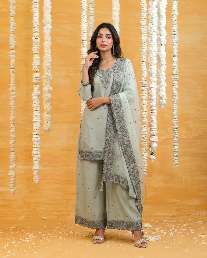 Grey Embriodered Silk Blended 3/4 Sleeves Kurta Bottom Dupatta Set