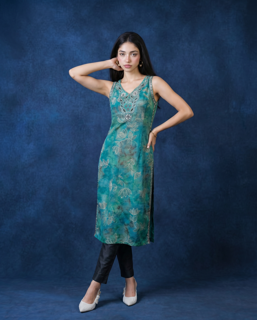 Green Embroidered Viscose Blended Sleeveless Straight Long Kurta