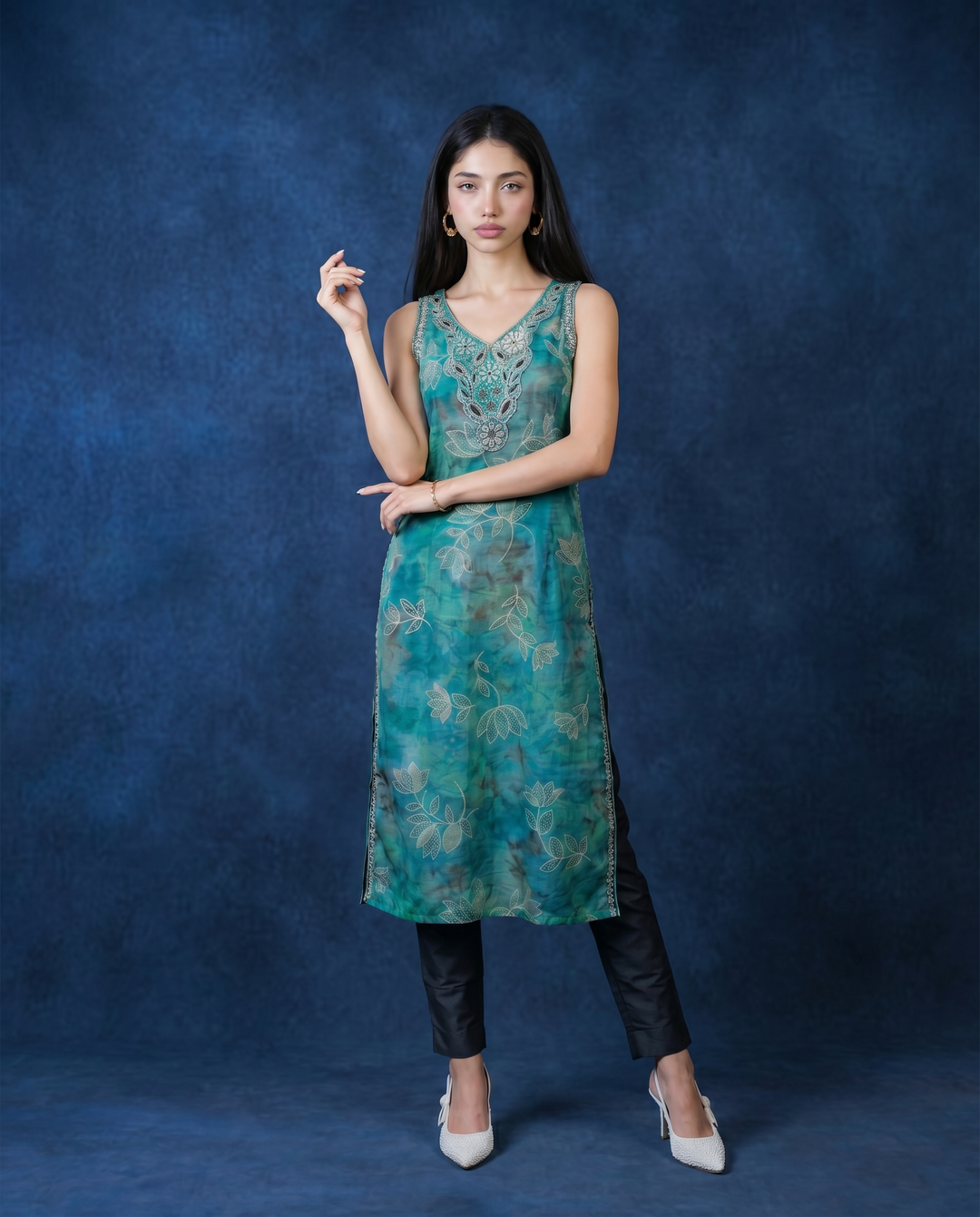 Green Embroidered Viscose Blended Sleeveless Straight Long Kurta