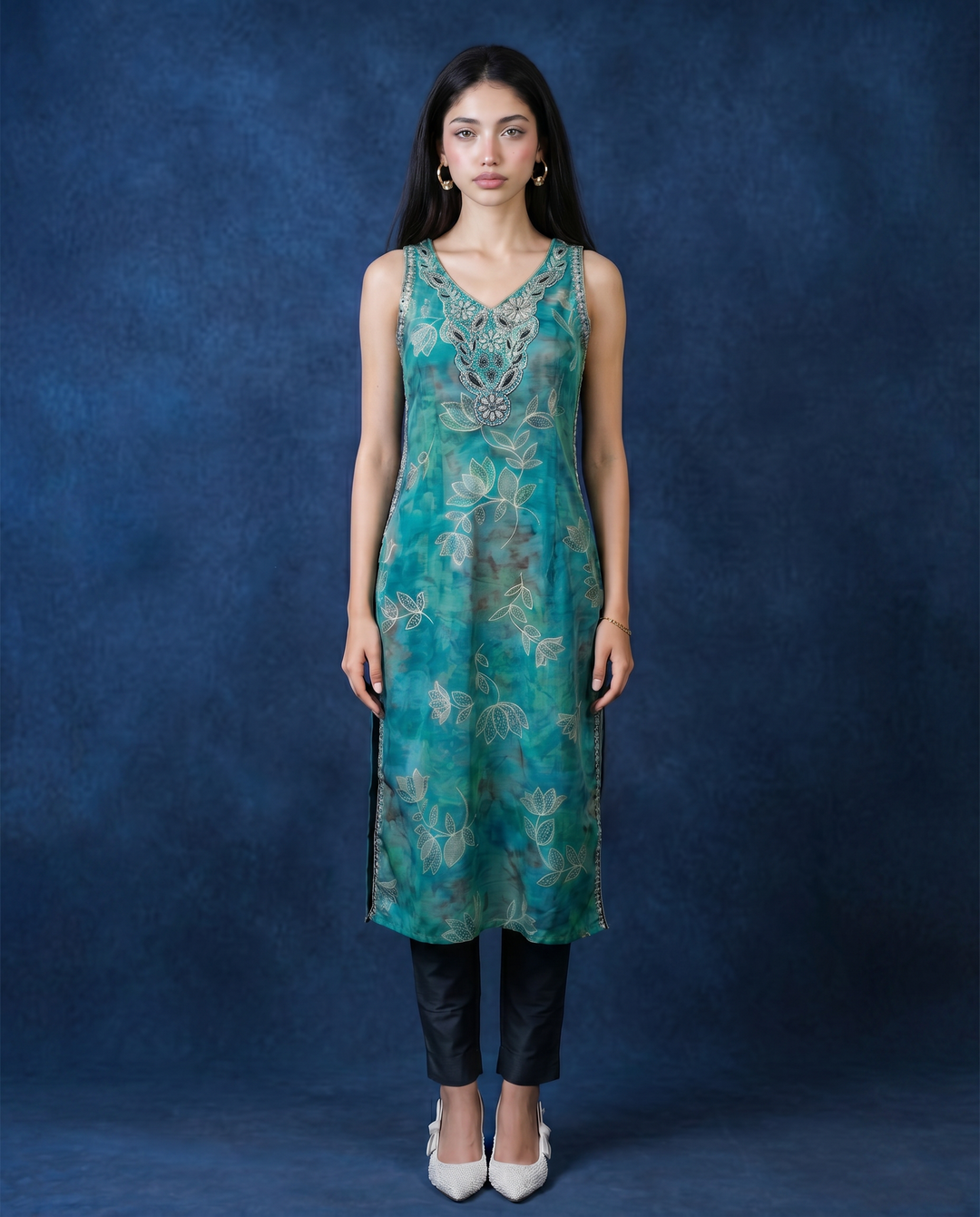 Green Embroidered Viscose Blended Sleeveless Straight Long Kurta