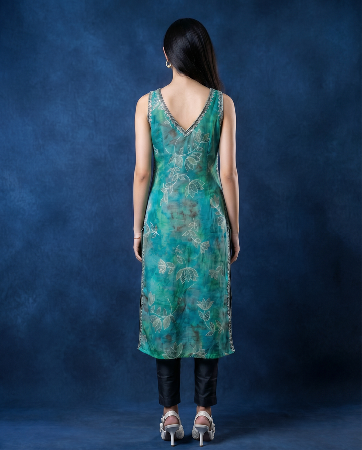 Green Embroidered Viscose Blended Sleeveless Straight Long Kurta