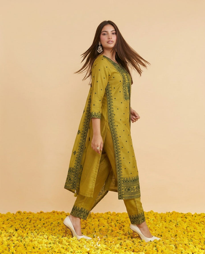 Green Embroidered Silk Blended Kurta Bottom Dupatta Set