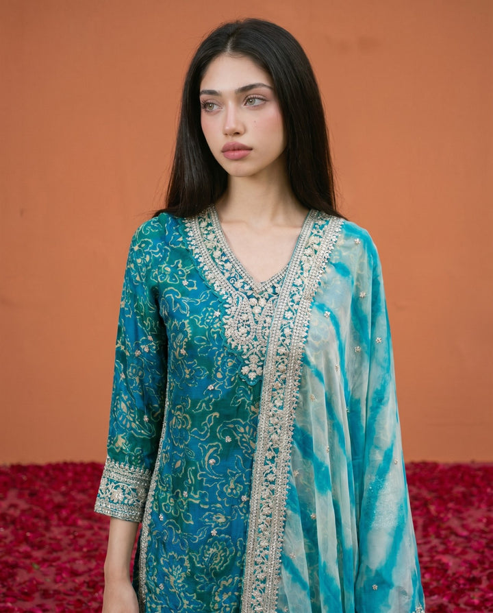 Printed Teal Embroidered Silk Blended 3/4 Sleeves Kurta Bottom Dupatta Set