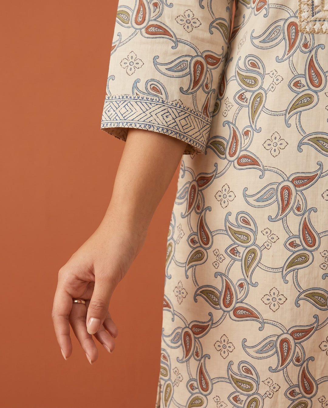 White Printed Chanderi Kurta Bottom Dupatta Set