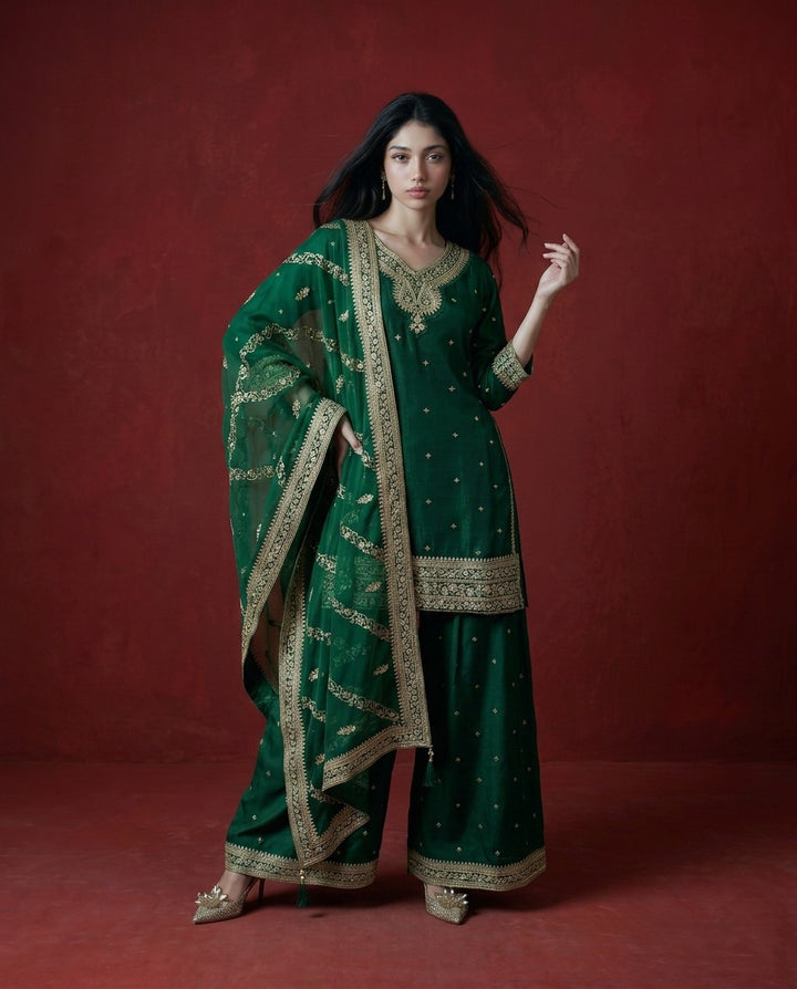 Green Embroidered Silk Blended 3/4 Sleeves Kurta Bottom Dupatta Set