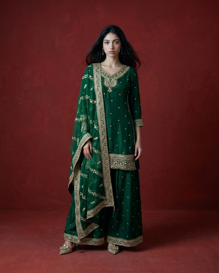 Green Embroidered Silk Blended 3/4 Sleeves Kurta Bottom Dupatta Set