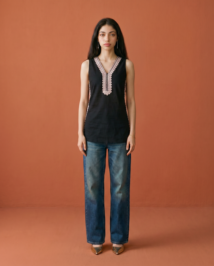 Black Solid Cotton Sleeveless Short Kurti