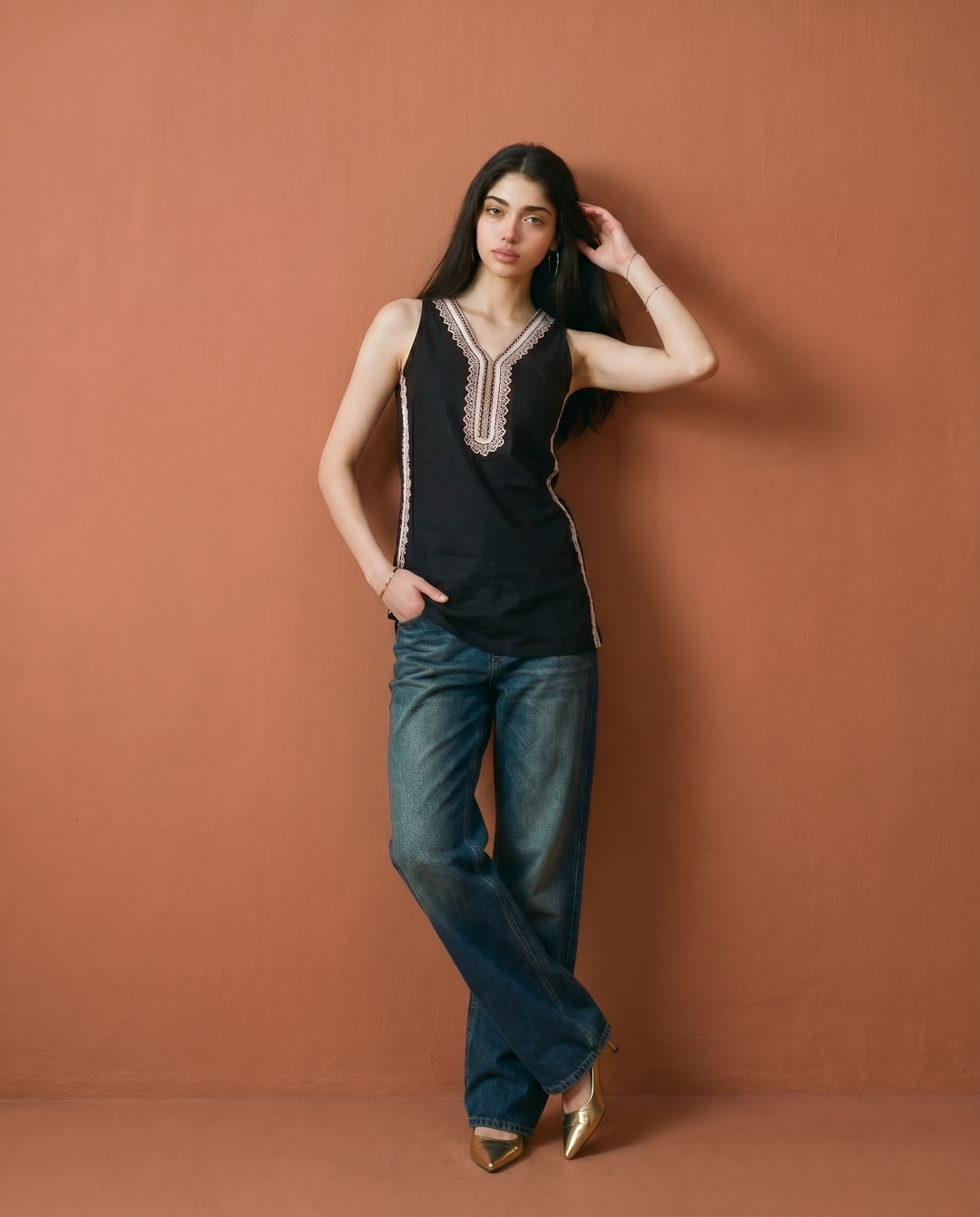 Black Solid Cotton Sleeveless Short Kurti