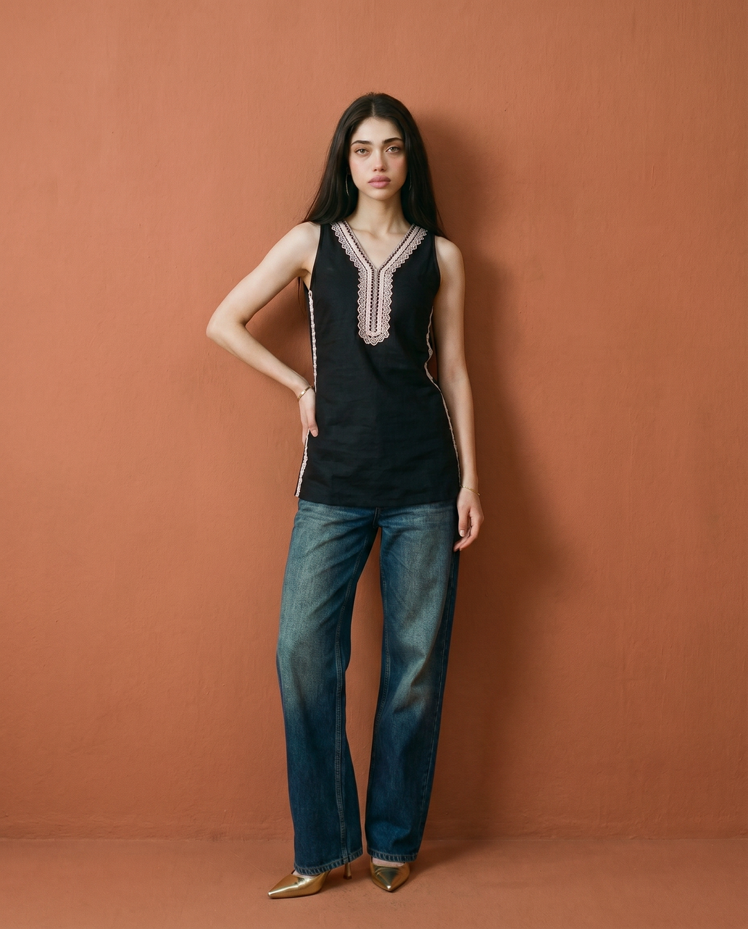 Black Solid Cotton Sleeveless Short Kurti