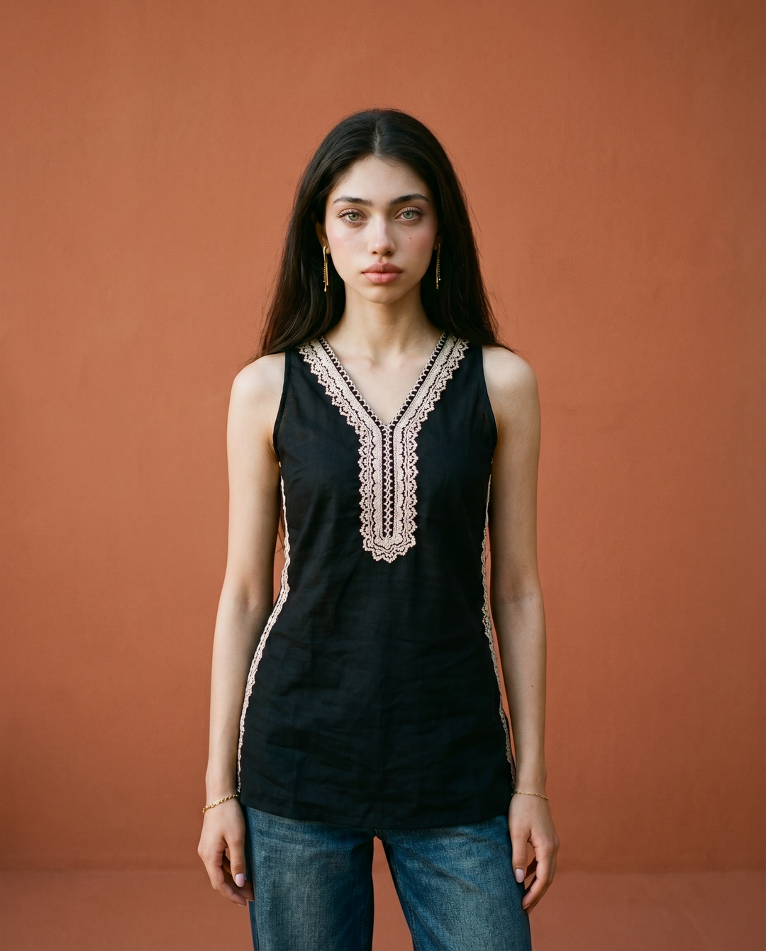Black Solid Cotton Sleeveless Short Kurti