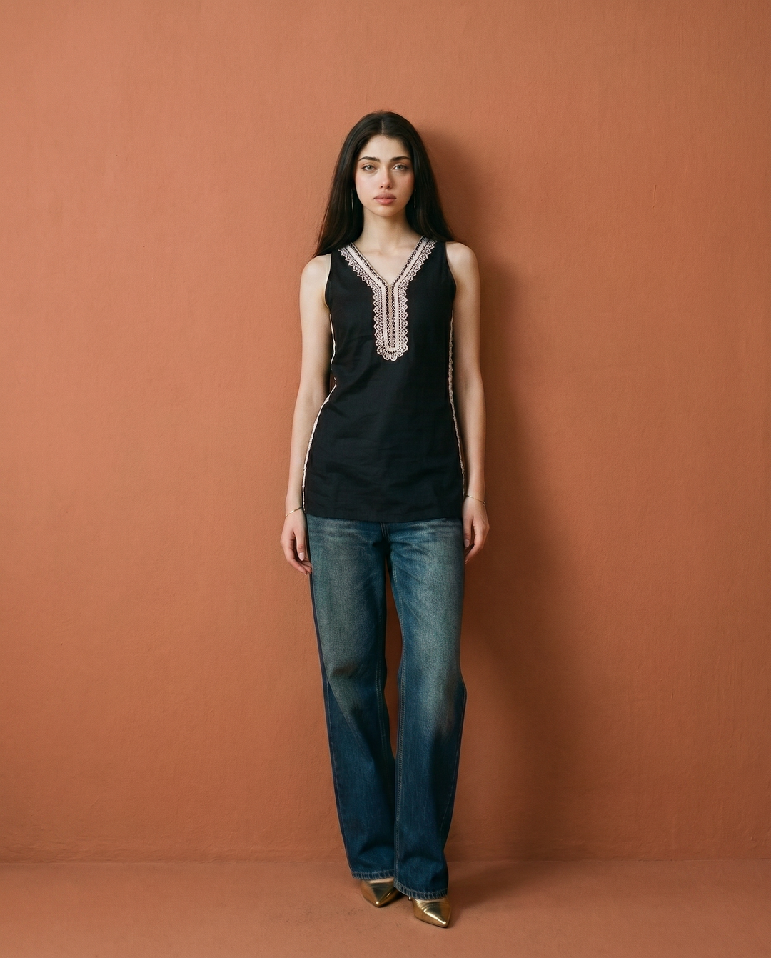 Black Solid Cotton Sleeveless Short Kurti