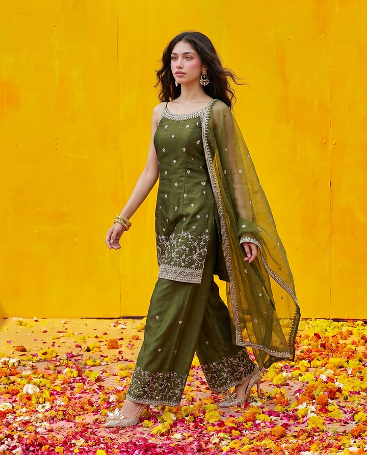 Green Embriodered Silk Blended Spaghetti Strap Kurta Bottom Dupatta Set